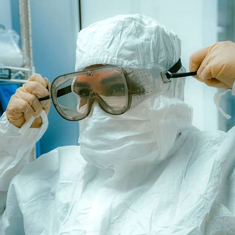 Cleanroom cleaning technicians in Phoenix